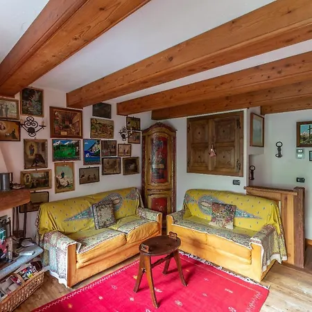 Apartment Joivy Big Flat For 6 With Backyard And Parking In Courmayeur