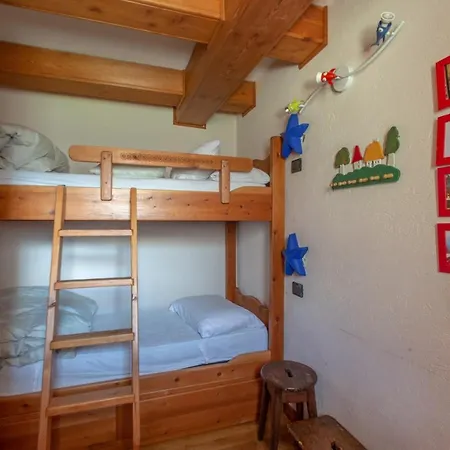 Apartman Joivy Big Flat For 6 With Backyard And Parking In Courmayeur