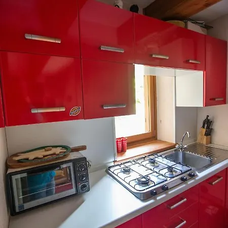 아파트 Joivy Big Flat For 6 With Backyard And Parking In *