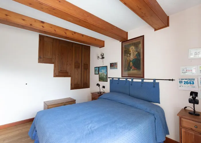 Apartman Joivy Big Flat For 6 With Backyard And Parking In